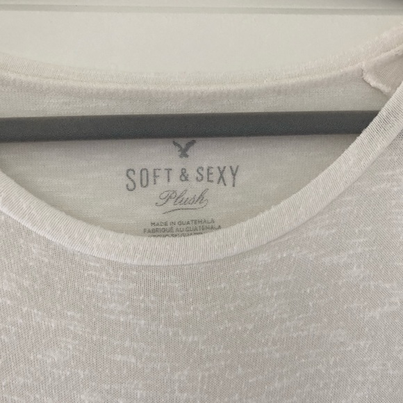 Two identical cut long sleeves - Picture 3 of 6